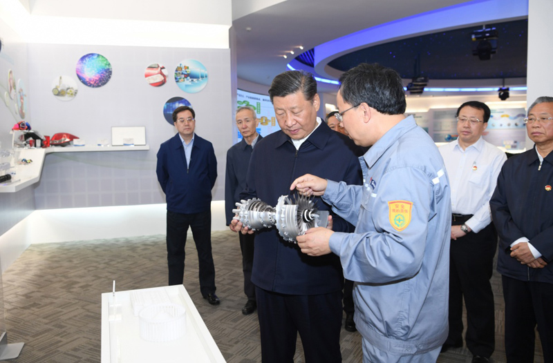 6月12日至14日,中共中央总书记、国家主席、中央军委主席习近平在山东考察。这是13日上午,习近平在万华烟台工业园听取企业情况介绍。